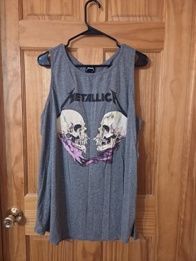 Women's Gray Skull Graphic Tank Top